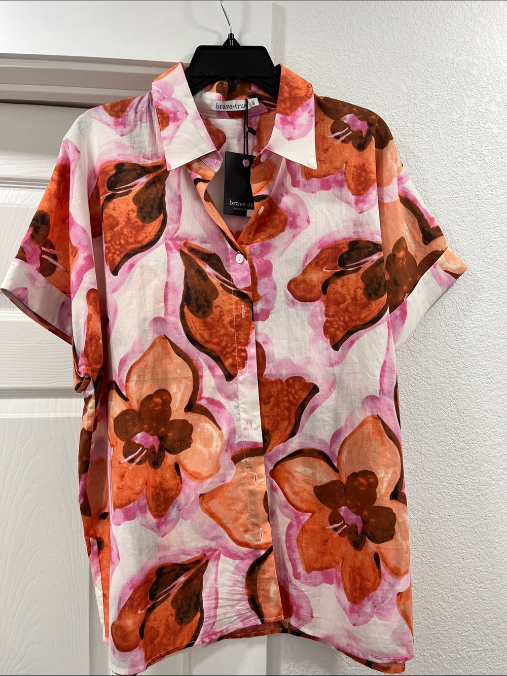 Brave+True Alice Floral Button-Front Short Sleeve Top - Pink & Orange M/L - Picture 4 of 4